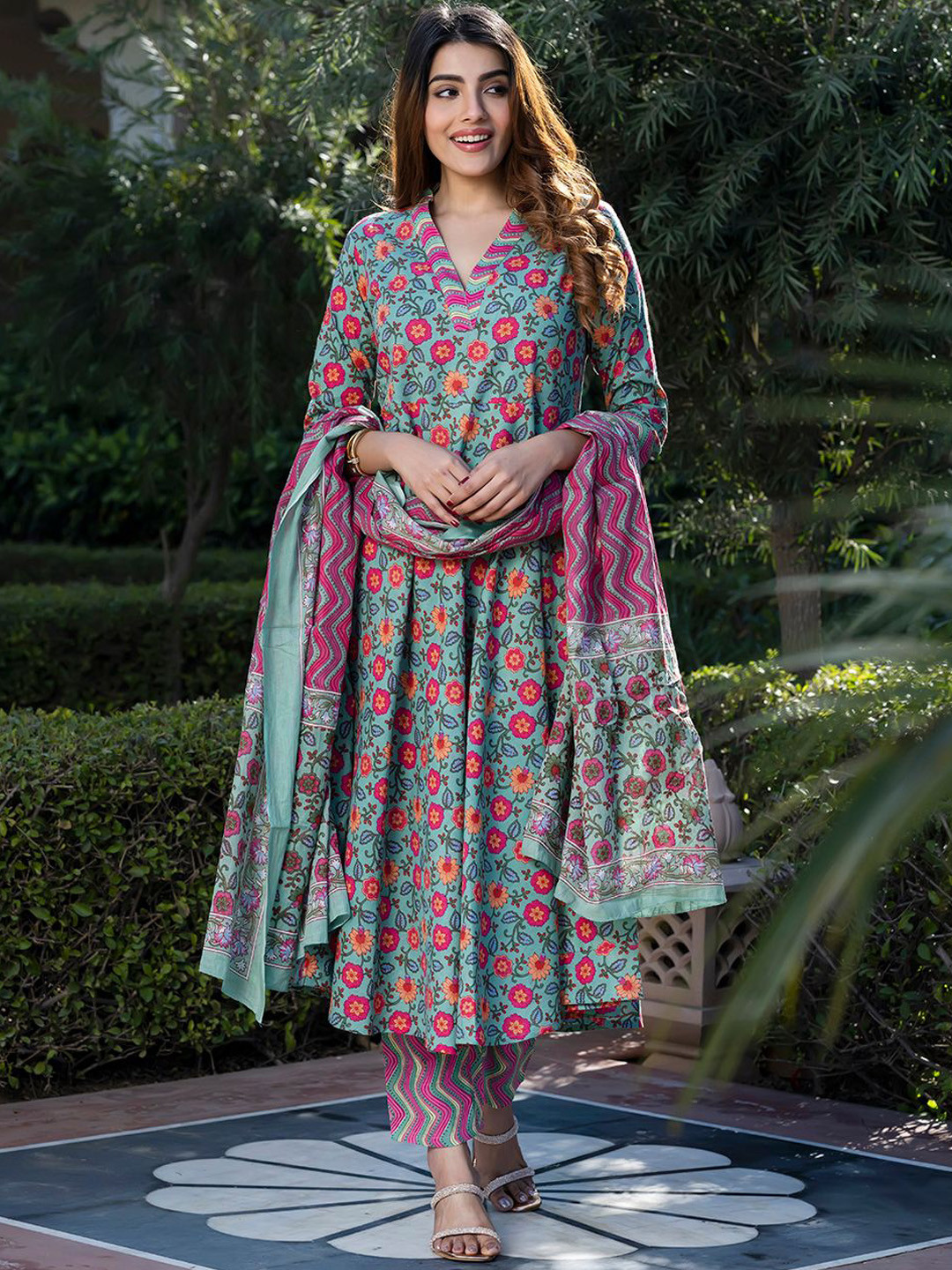 Jaitpuriya Floral Printed Pure Cotton Kurta with Trousers & Dupatta