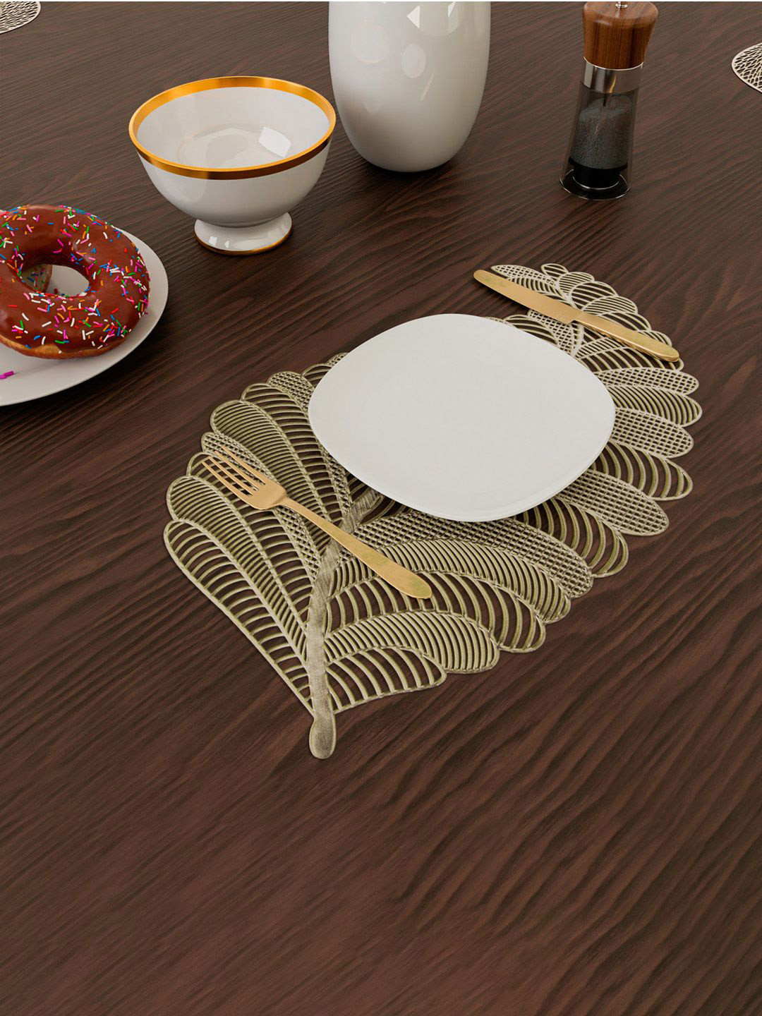 Kuber Industries Gold-Toned 2 Pieces Leaf Shape Bed Side Table Placemats