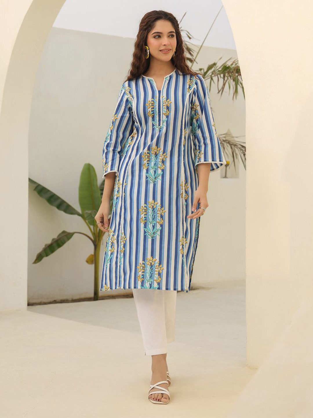 Rain & Rainbow Women Striped Printed Pure Cotton Kurta