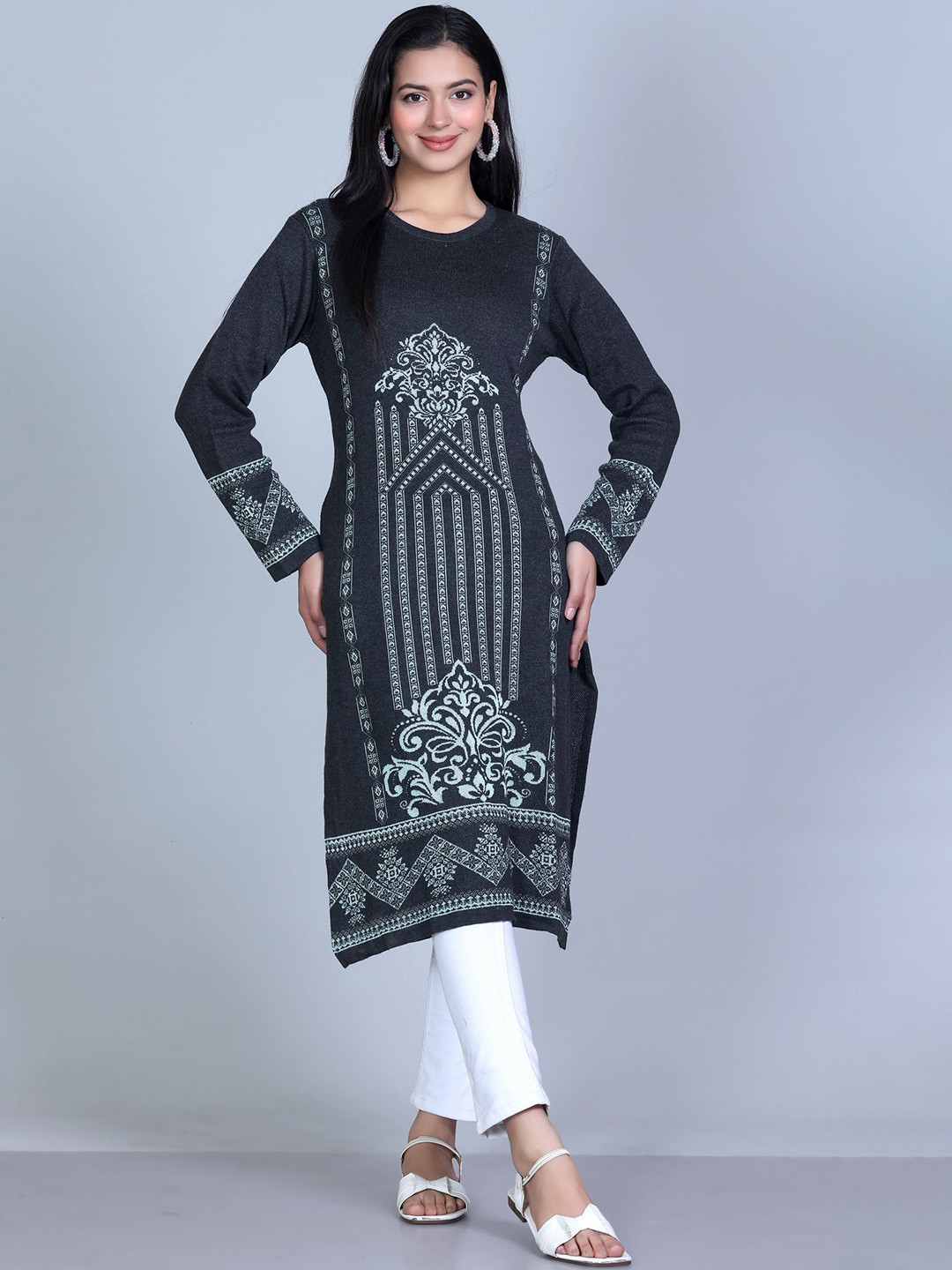 BeriBlu Floral Woven Design Round Nack Jacquard Straight Kurta