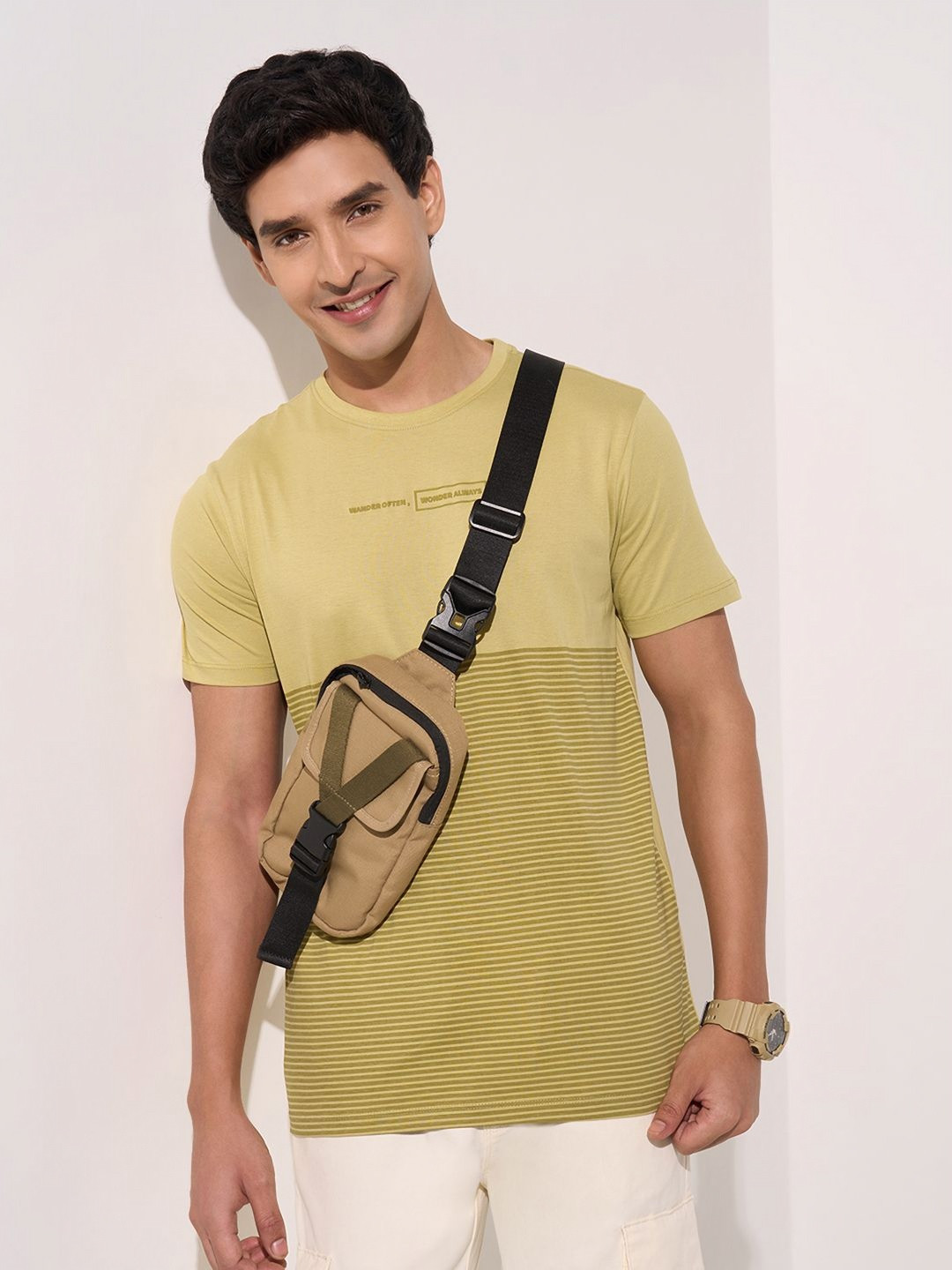 7 Alt by Pantaloons Men Raw Edge Slim Fit T-shirt