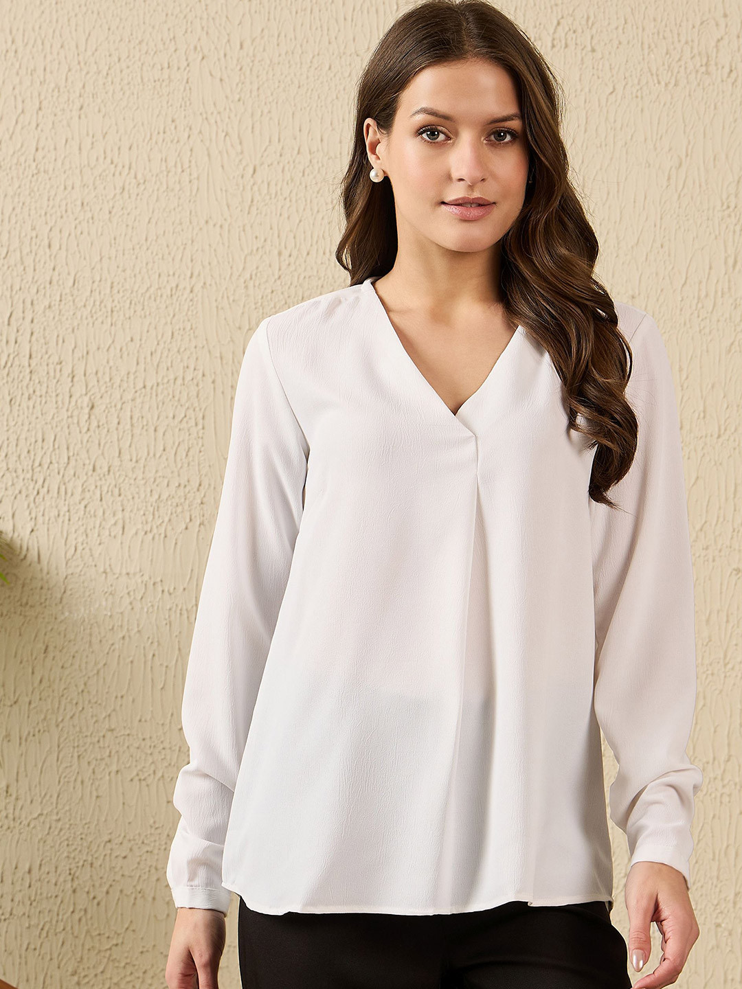 The Roadster Lifestyle Co V-Neck Top