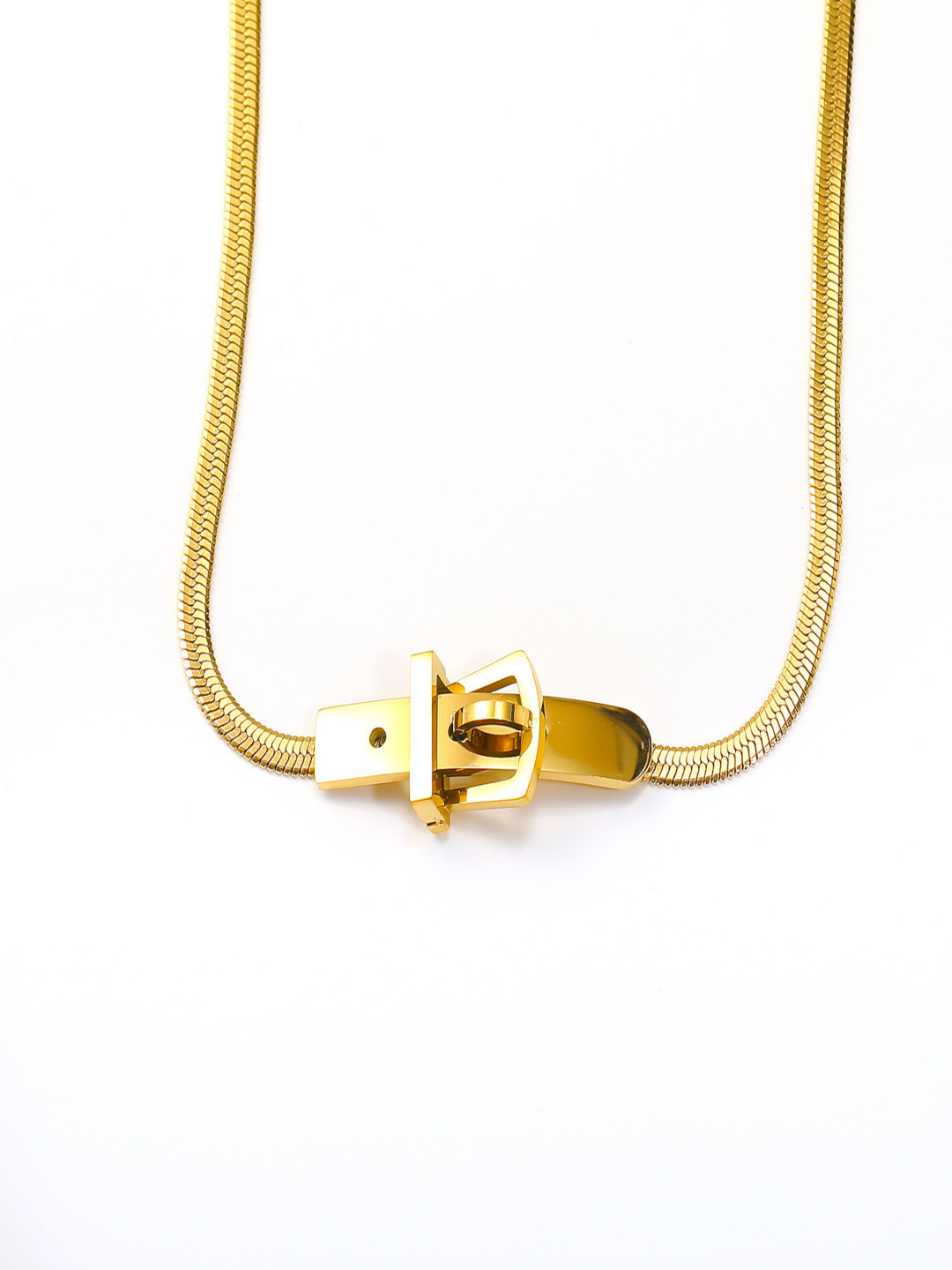DressBerry Women Buckle Design Chain