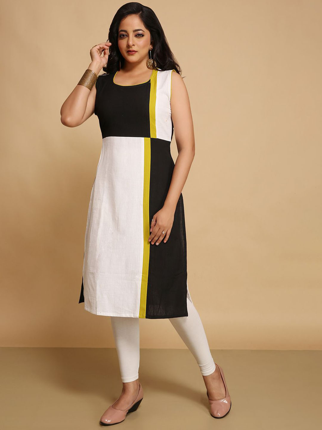 WoodenTant Colourblocked Khadi Sleeveless Round Neck Khadi Kurta