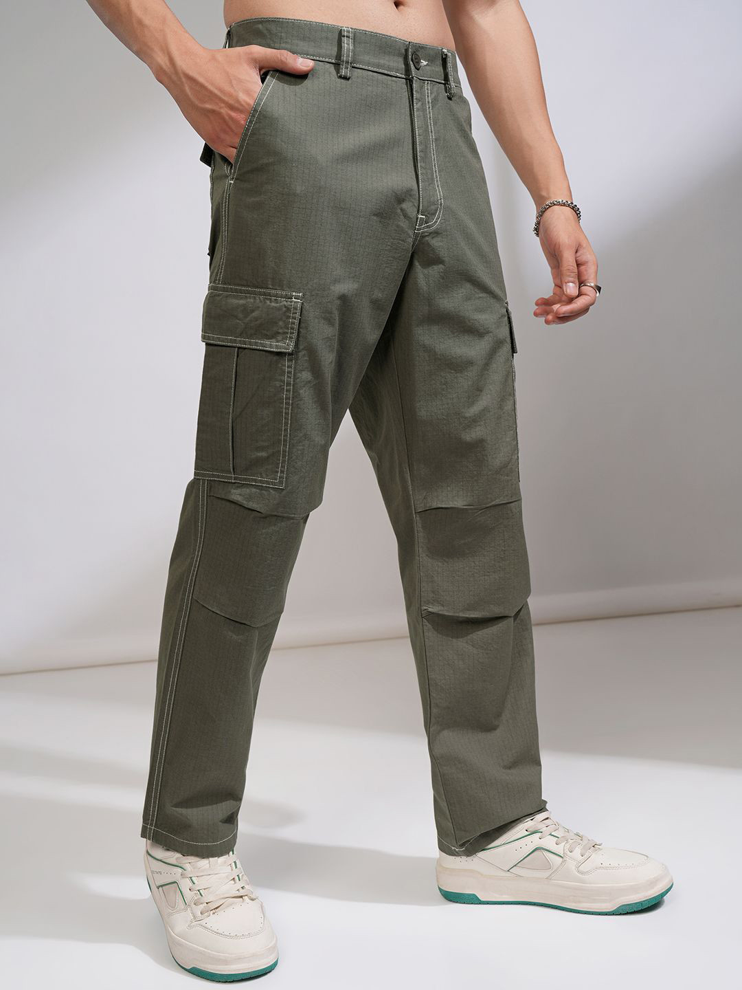HIGHLANDER Men Contrast Stitched Ribstop Dobby Straight Fit Cargo Pant