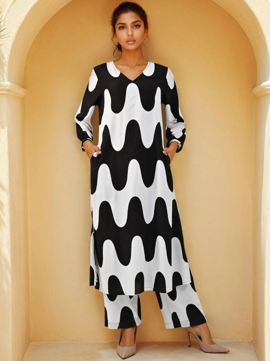 Dora Dori Abstract Printed V-Neck A-Line Tunic With Trouser