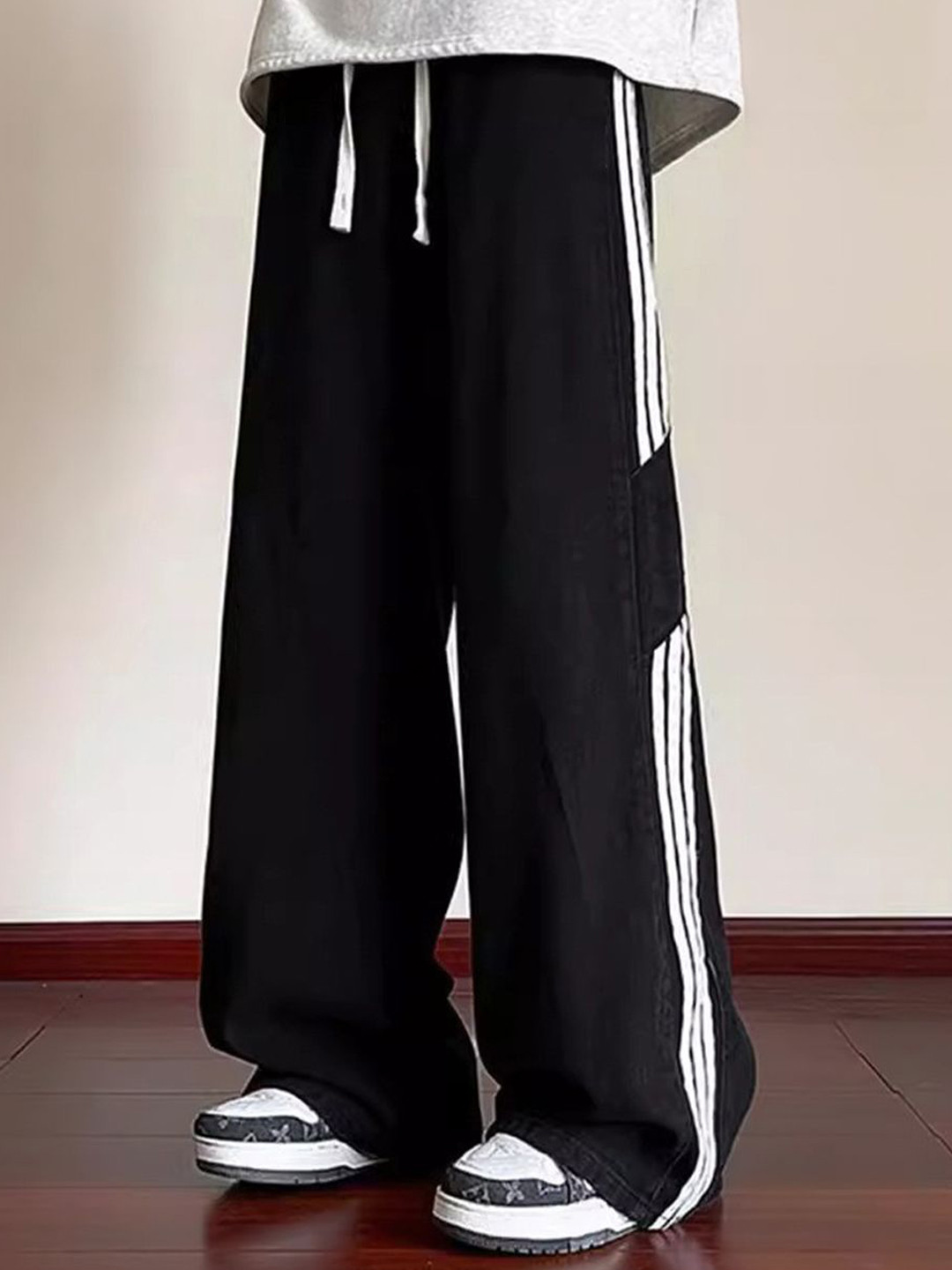 HERE&NOW Men Wide Leg Side Strpes Jeans