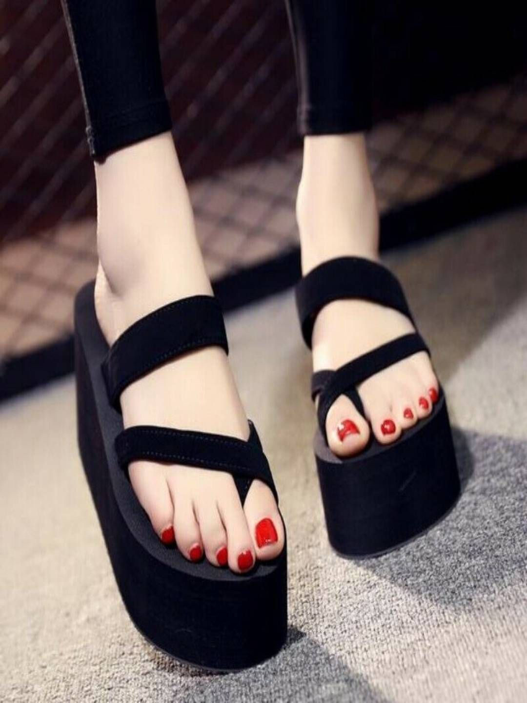 GLO GLAMP Women One Toe Flats