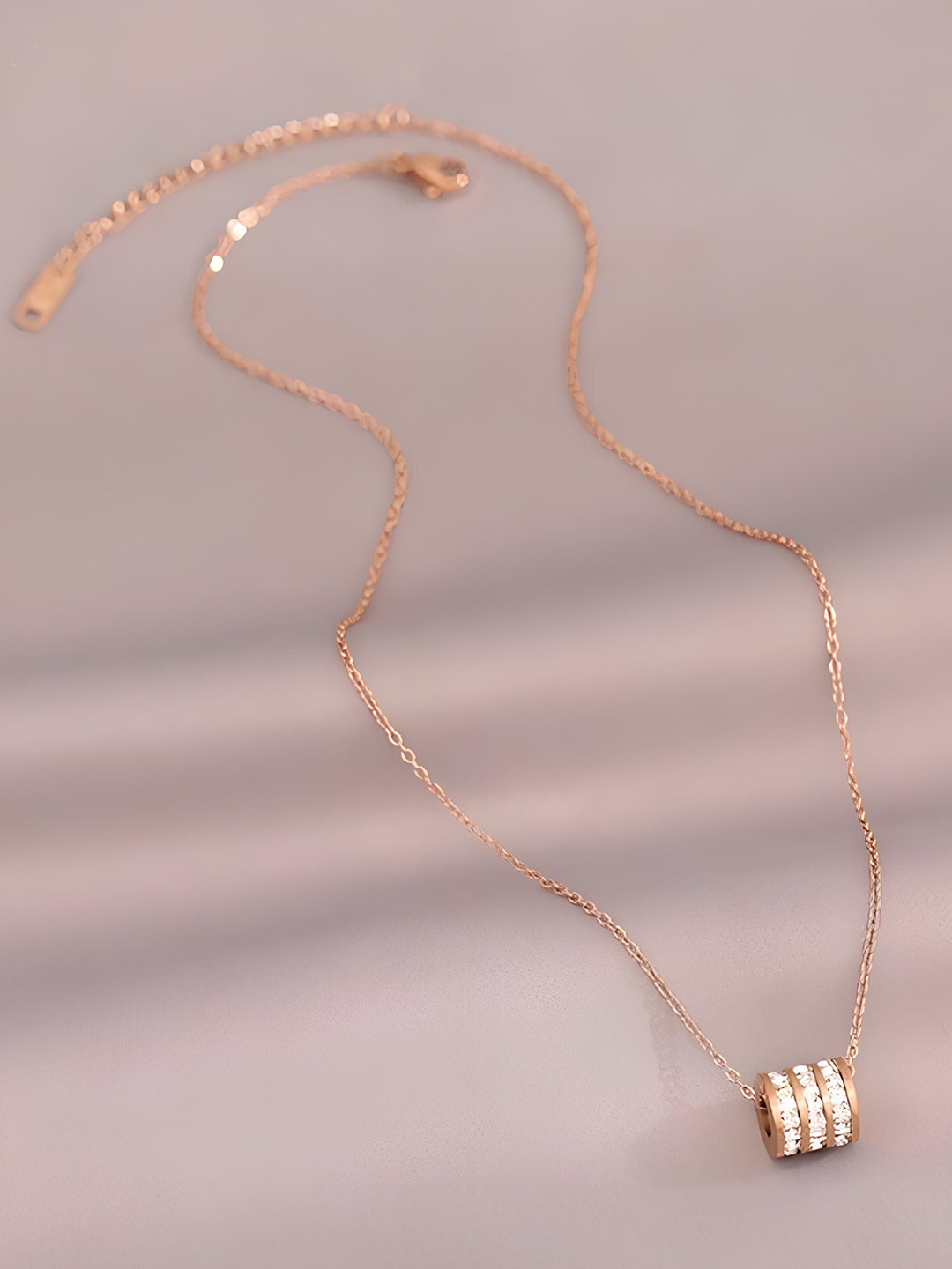 KARISHMA KREATIONS Rose Gold-Plated Circular Pendant With Chain