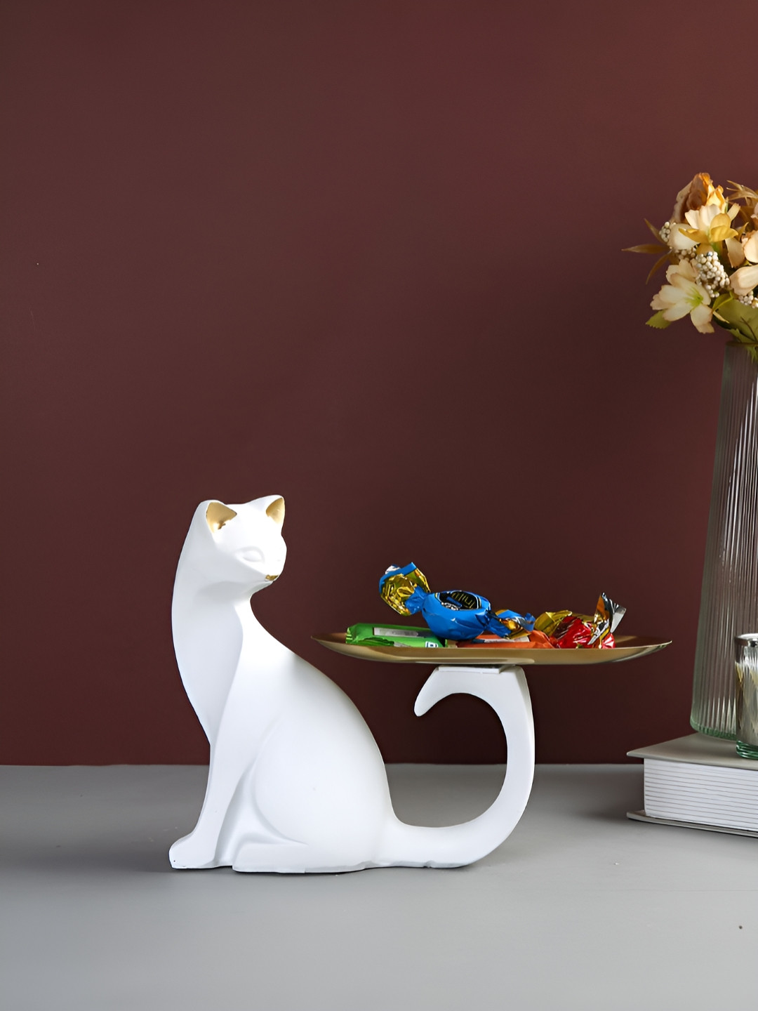 TAYHAA Cat Tray Holder White Resin Matte Living Room Small Showpiece - 7.1 Inches