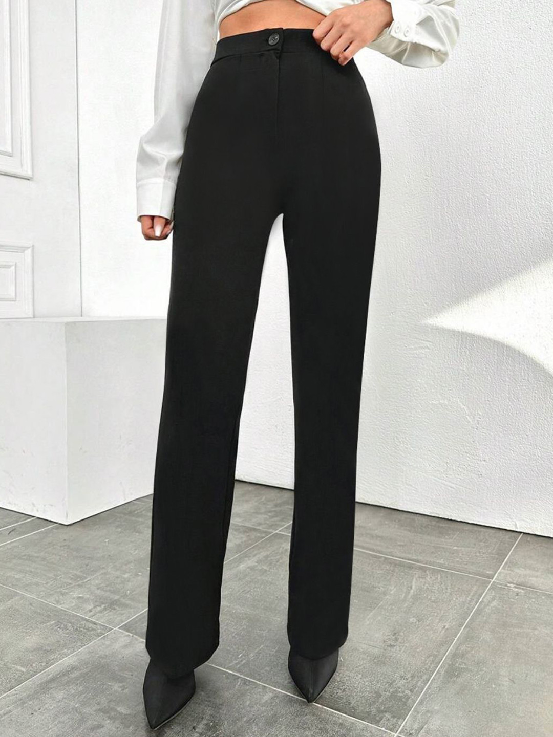 KERI PERRY Women Relaxed Straight Leg High-Rise Pleated Regular Fit Trousers