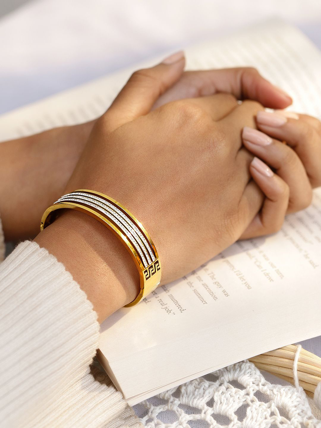 Rubans 18K Gold-Plated Stainless Steel Tarnish-Free Waterproof Zirconia Openable Bracelet