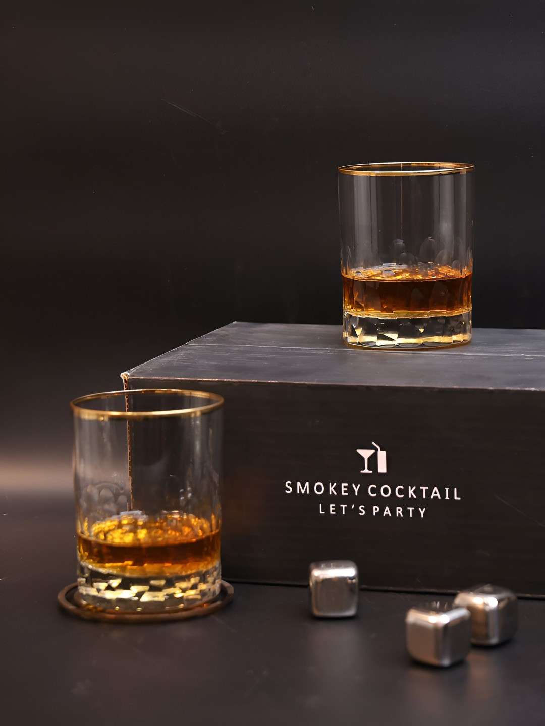 SMOKEY COCKTAIL Transparent and Gold-Toned Set of 2 Opulent Gold Rim Whiskey Glass