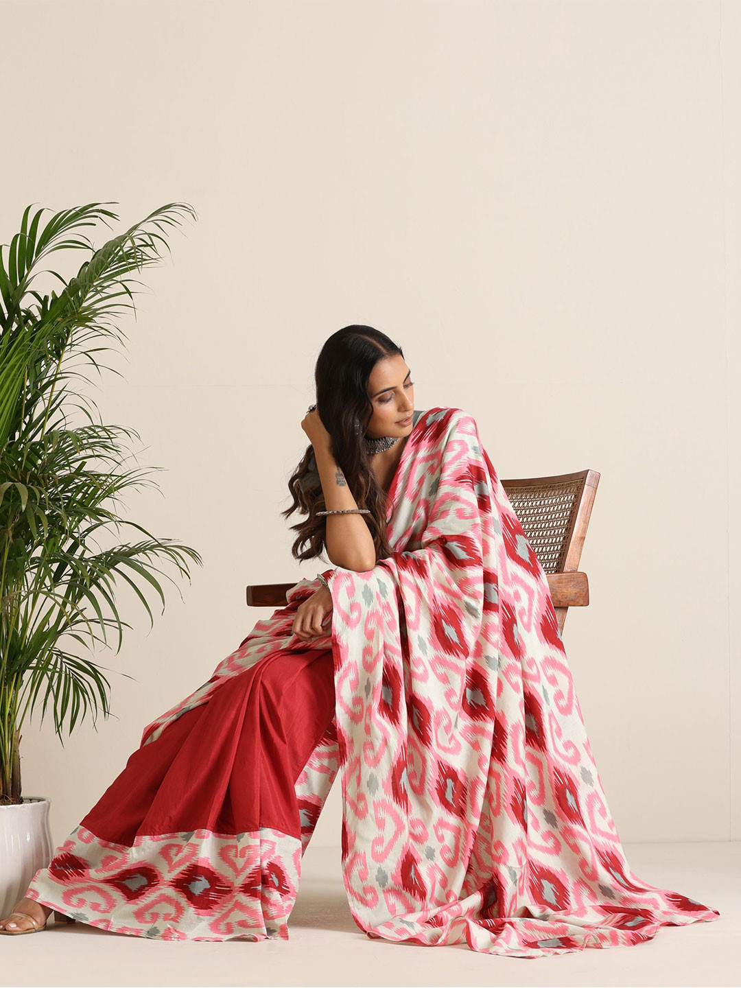 trueBrowns Maroon Grey Muslin Ikat Saree