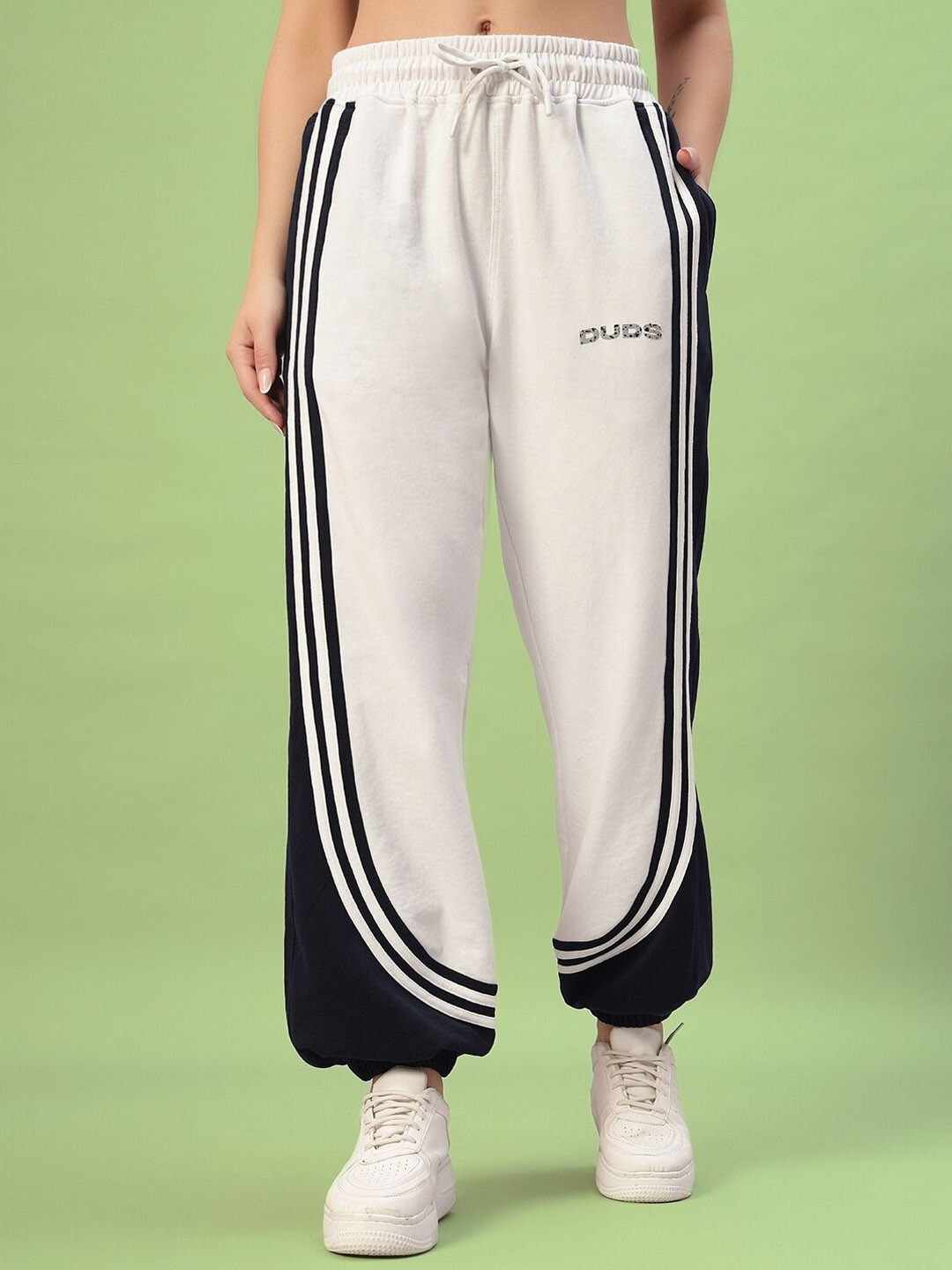 WEARDUDS Women Mid Rise Frenzy Curve Contrast Joggers