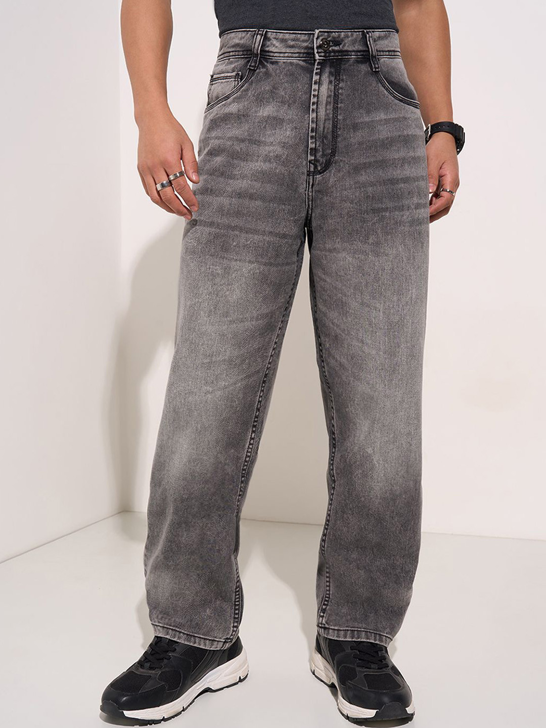 SF JEANS by Pantaloons Men Relaxed Fit Low Distress Heavy Fade Jeans