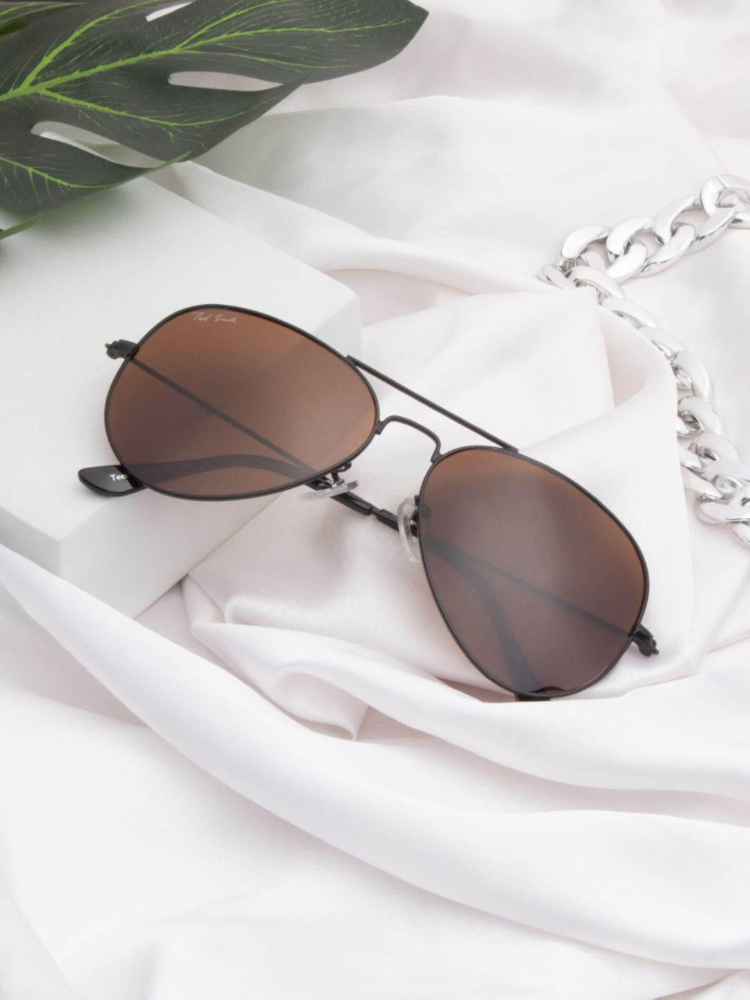 Unisex Brown Aviator Metal Sunglasses With Polarised Lens