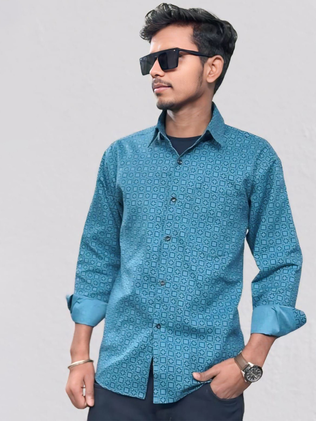 Raavi Men Geometric Printed Casual Shirt