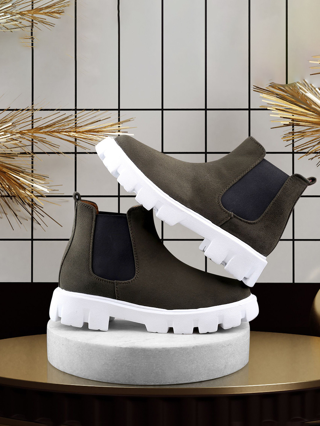 riffway Round Toe ChelseaBoots