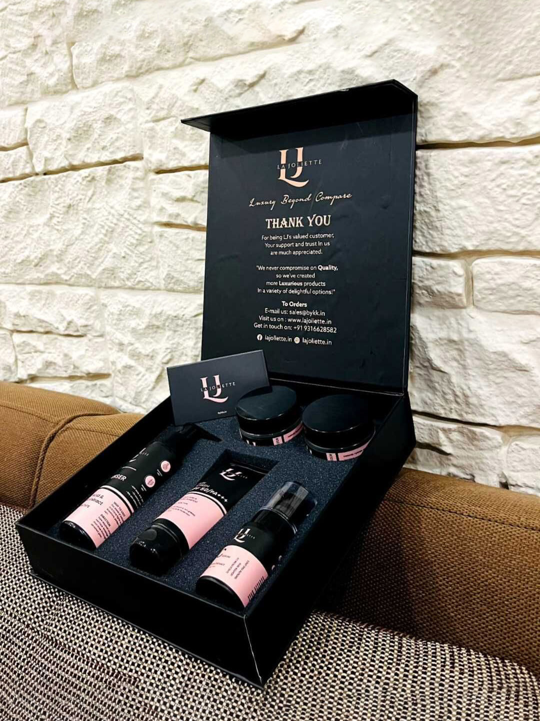 La Joliette Set Of 5 Face Wash, Serum, Night Cream, Moisturizer & Sunscreen Skin Care Kit