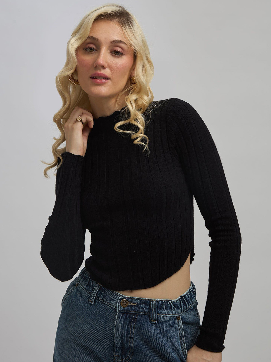 Virgio Viscose Highneck Scooped Hem Regular Top