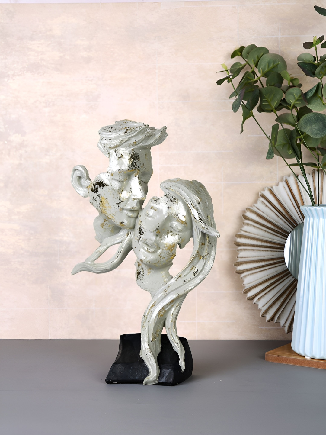 TAYHAA Ethereal Couple Embrace Black Polyresin Glossy Living Room Medium Showpiece - 12.6 Inches