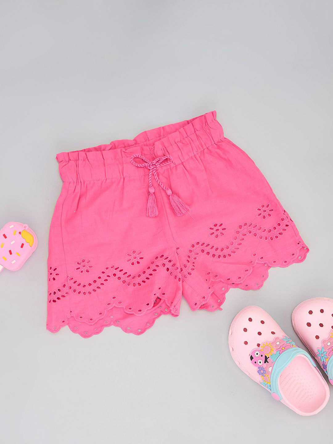 Pantaloons Junior Girls Mid-Rise Above Knee Relaxed Fit Regular Shorts