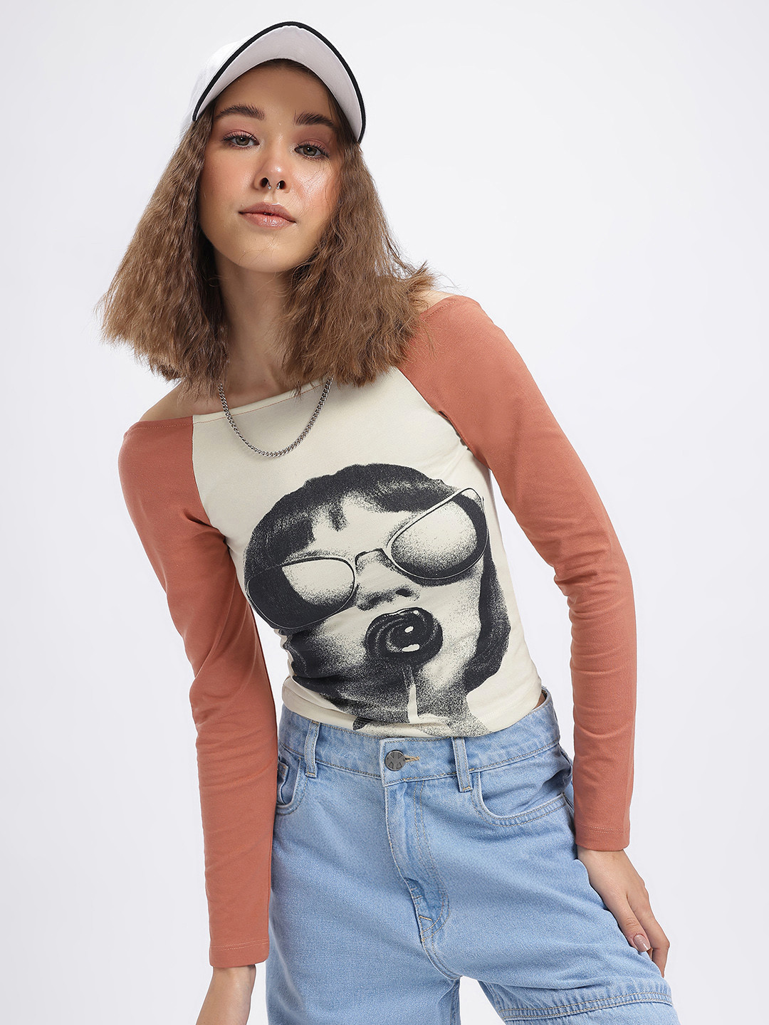 glitchez Graphic Low Back Fitted Slim Fit T-shirt