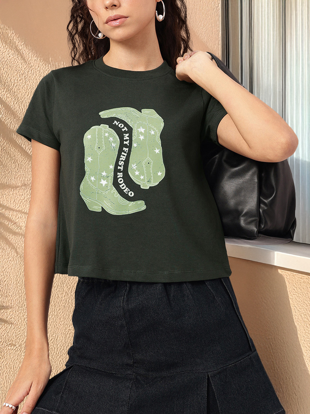 DressBerry Graphic Boxy Crop Tee