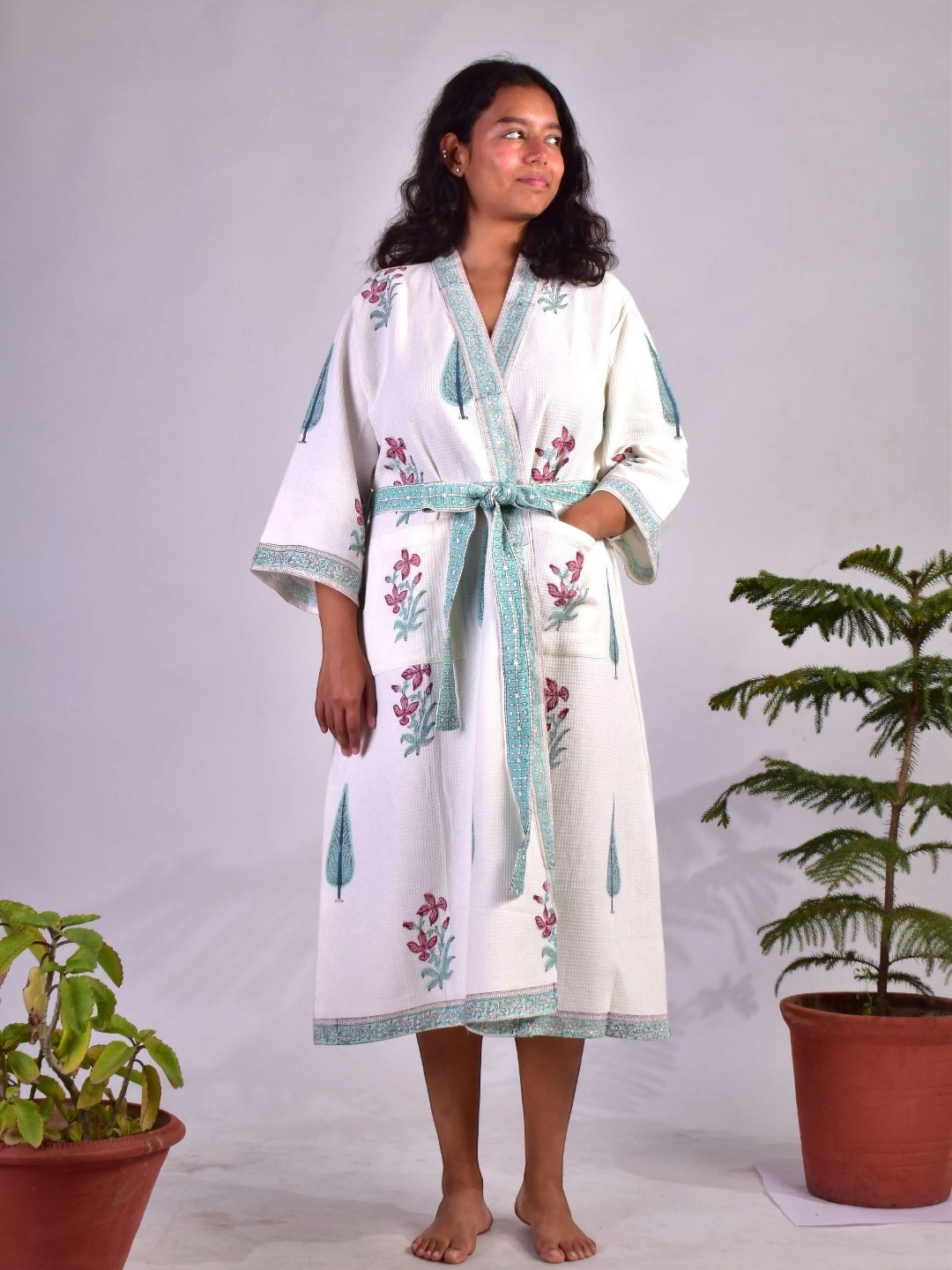 Feels Like Home White & Green FLoral Printed Bath Robe