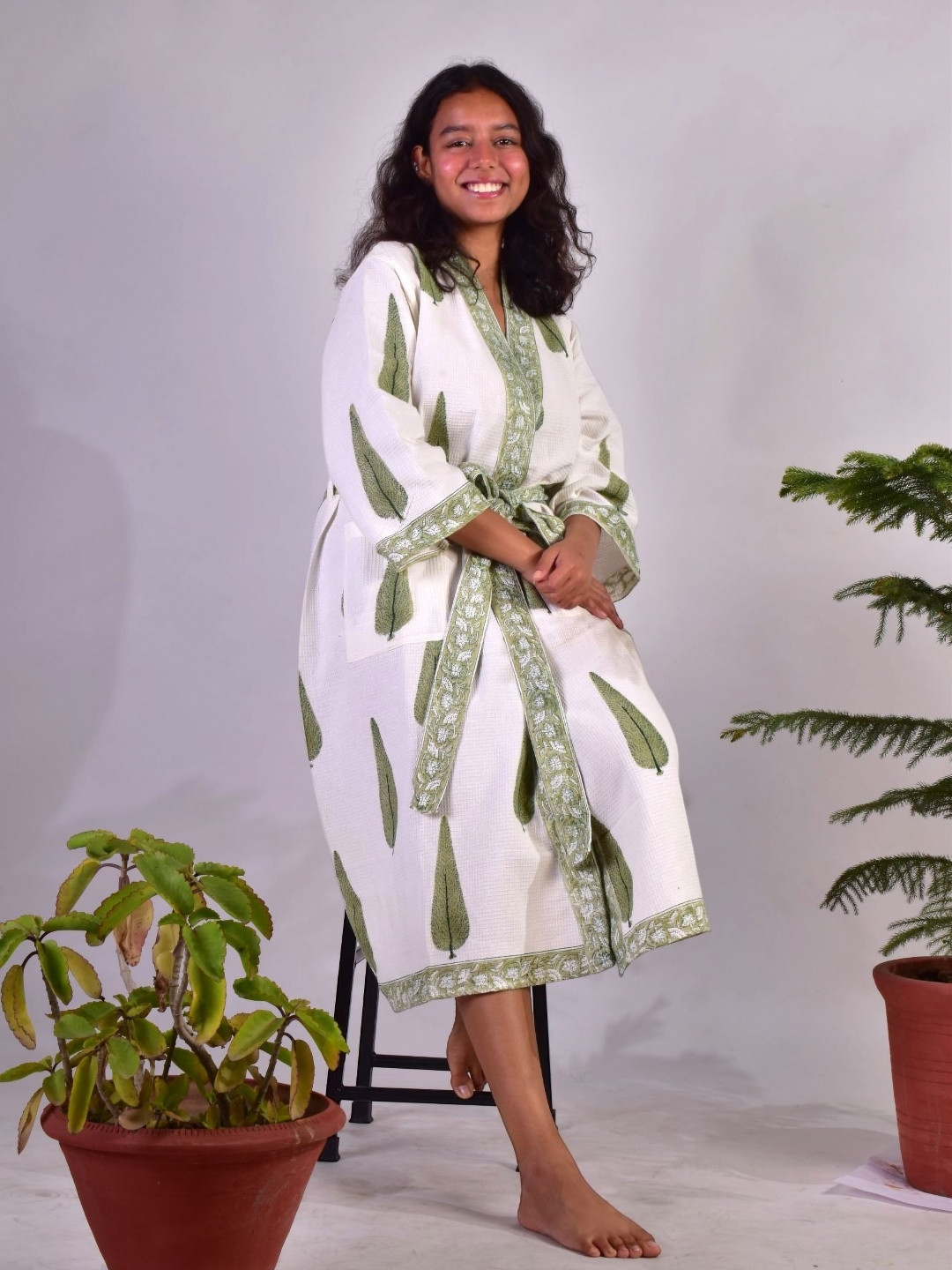 Feels Like Home Royal Collection, Cypress White Leaf Cotton Drawstring Midi Bath Robe