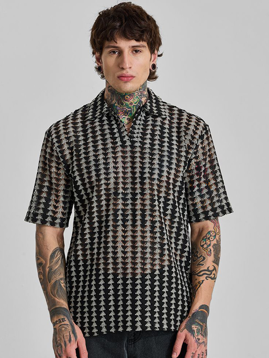 Snitch Men V-Neck Drop-Shoulder Sleeves Boxy T-shirt