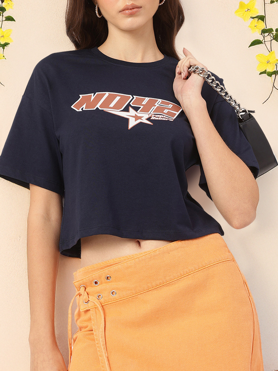 DressBerry Relaxed Boxy Crop Tee