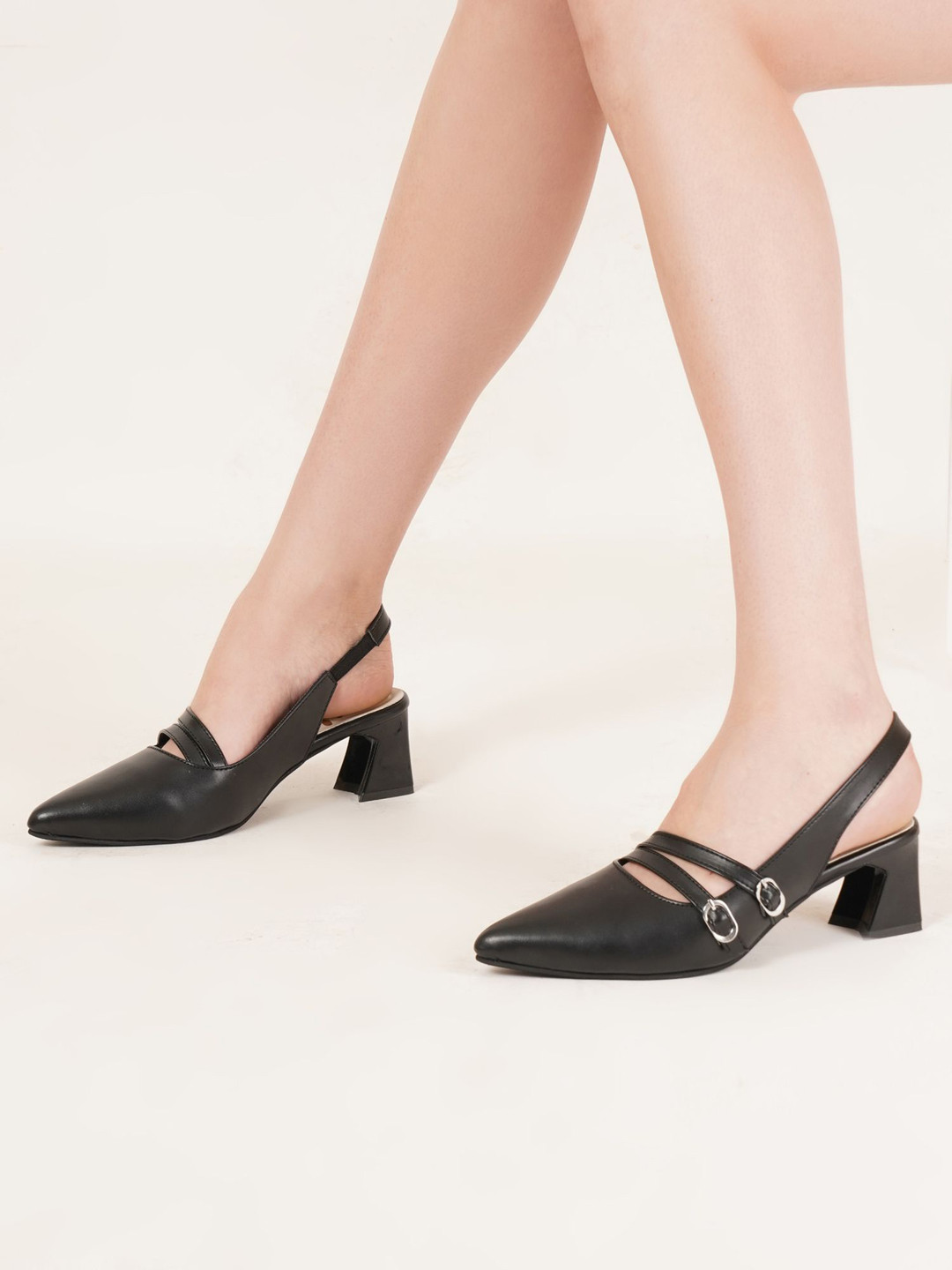 PLANET WALK Block Pumps with Buckles