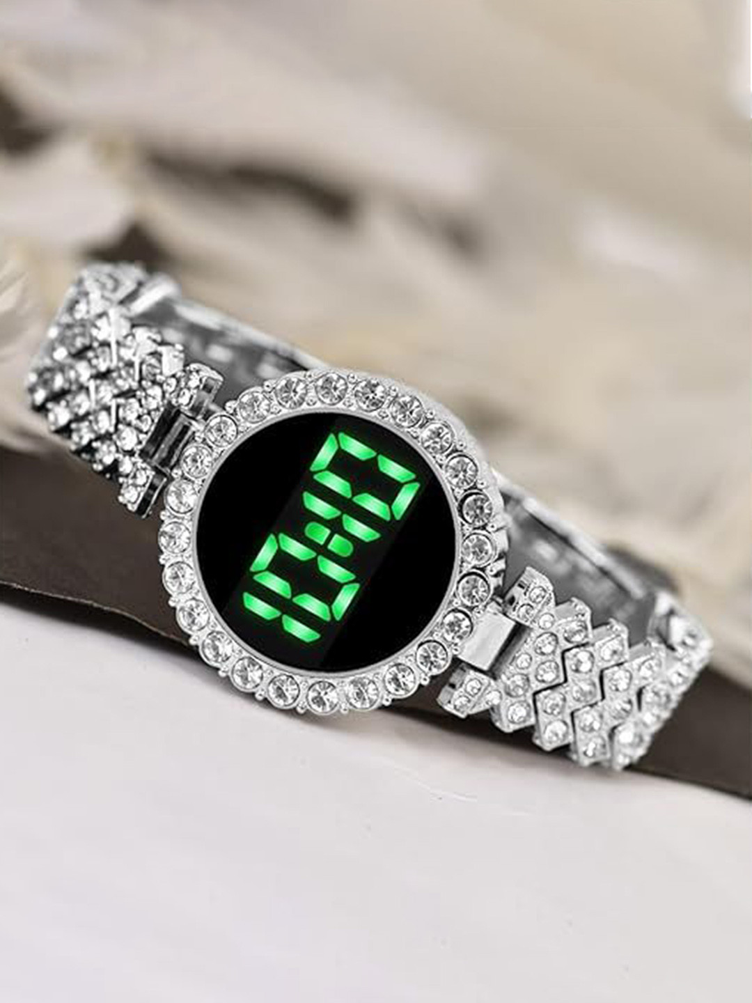 SWADESI STUFF Women Dial & Straps Digital Automatic Watch SDS 155 ROUND SILVER 45