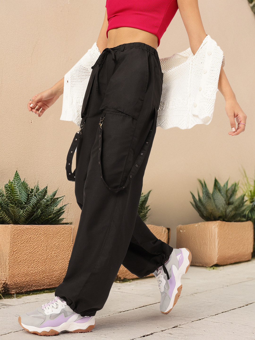 DressBerry Comfy & Classy Women Cargo-Style Relaxed Joggers