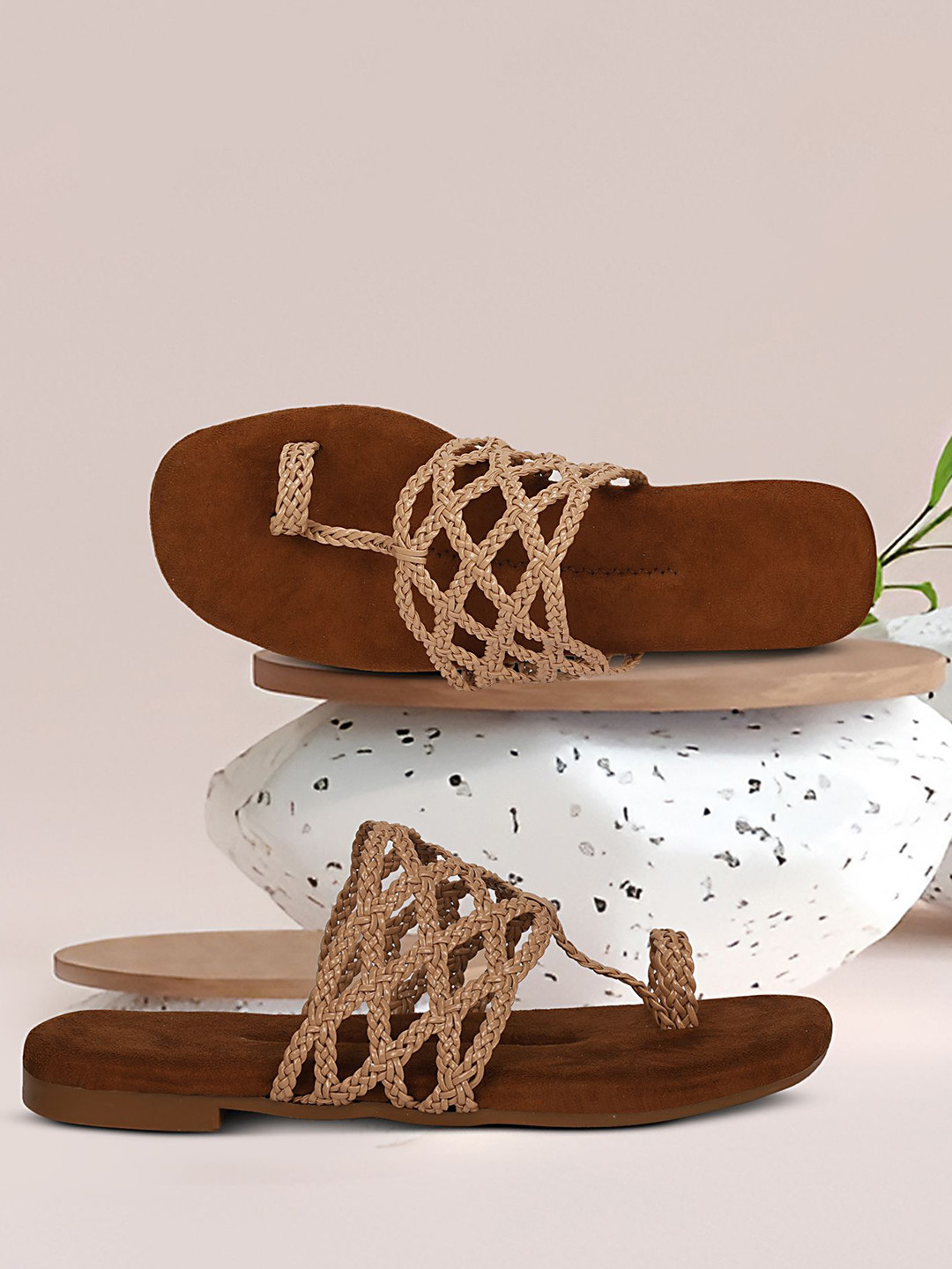 Commander Shoes Women Textured Open Toe Flats