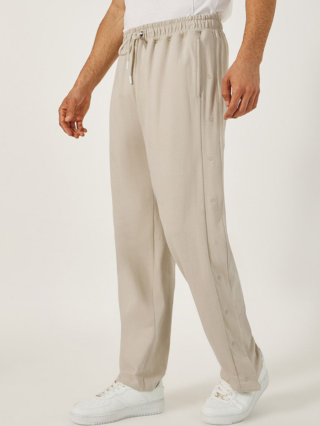 Styli Men Oversize Snap Button Detail Open Hem Jogger