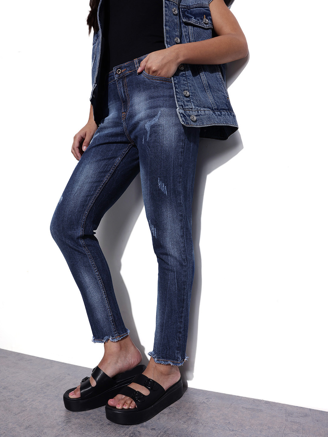 The Roadster Life Co. Women Scratchy Distressed slim Jeans