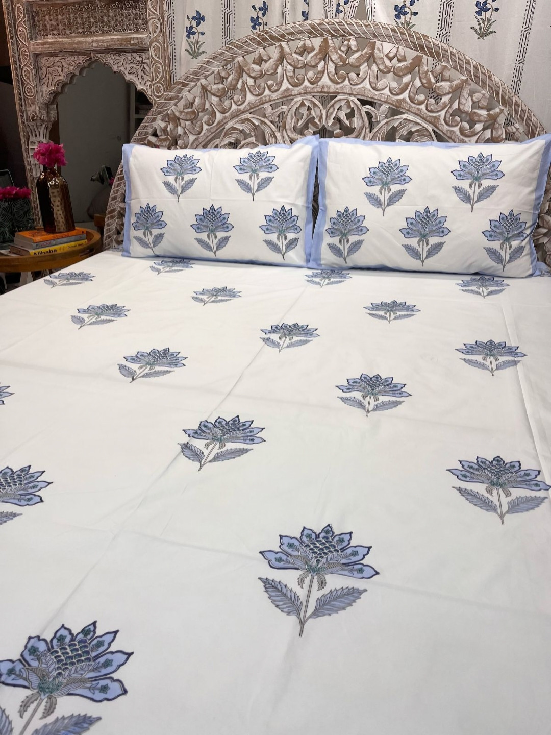 The Decor Central White Ethnic Motifs Cotton 300 TC King Fine Bedsheet with 2 Pillow Covers-228 x 274 cm