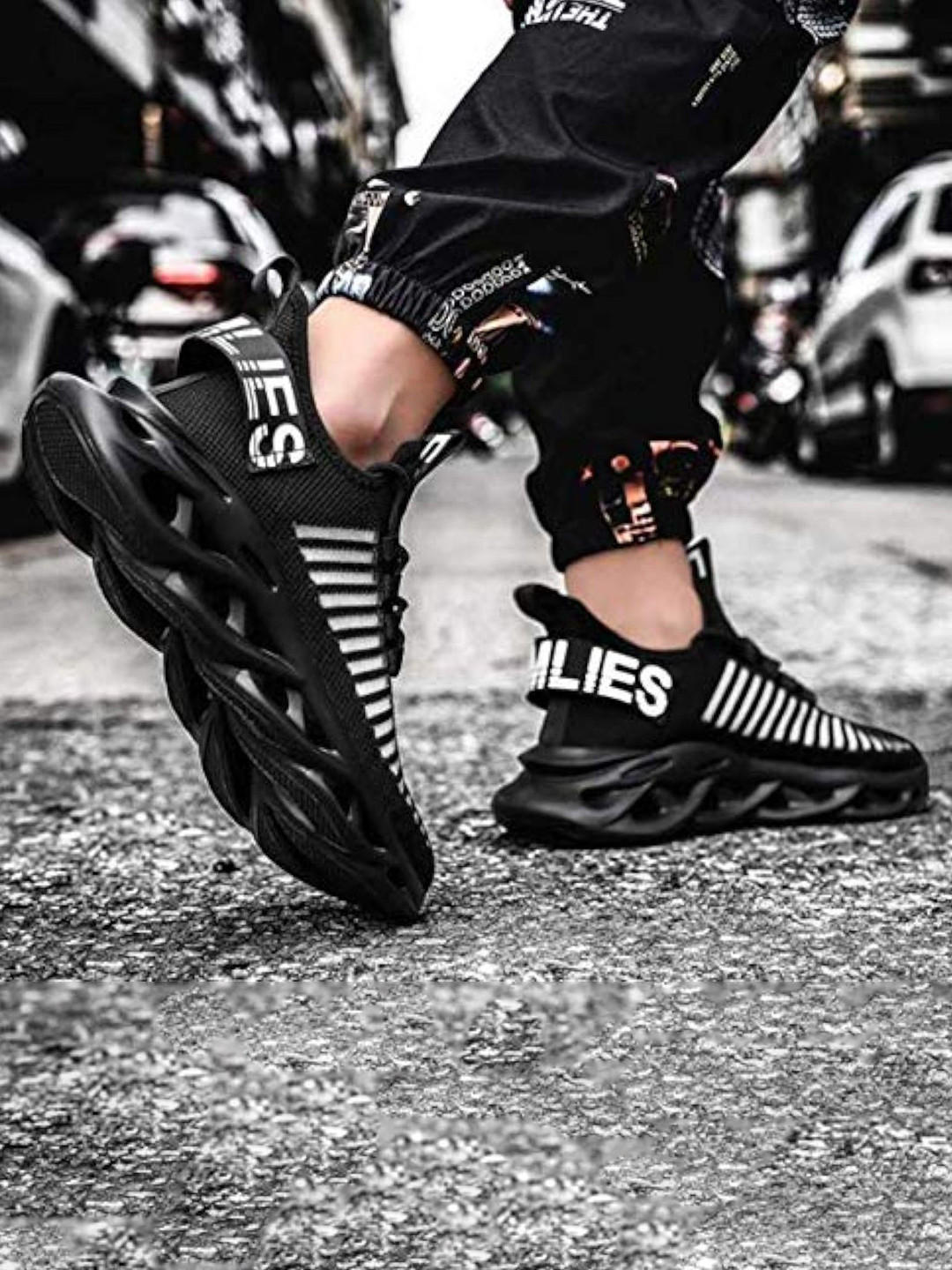 Genial Men Mesh Running Non-Marking Shoes