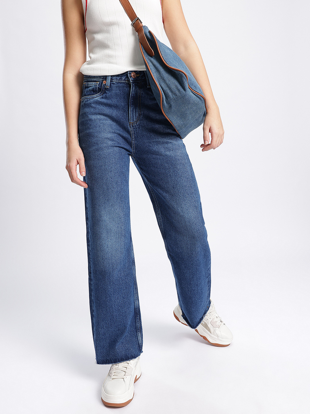 DressBerry Women Straight Light Fade Jeans