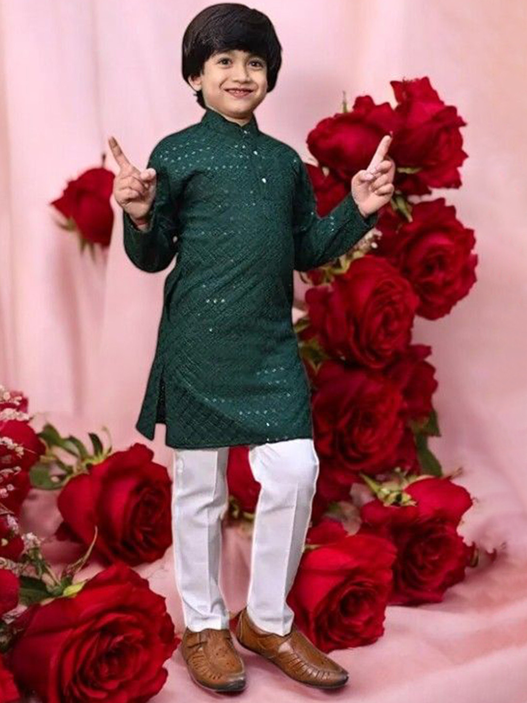 Qtsy Boys Ethnic Motifs Embroidered Regular Mirror Work Pure Cotton Kurta with Pyjamas