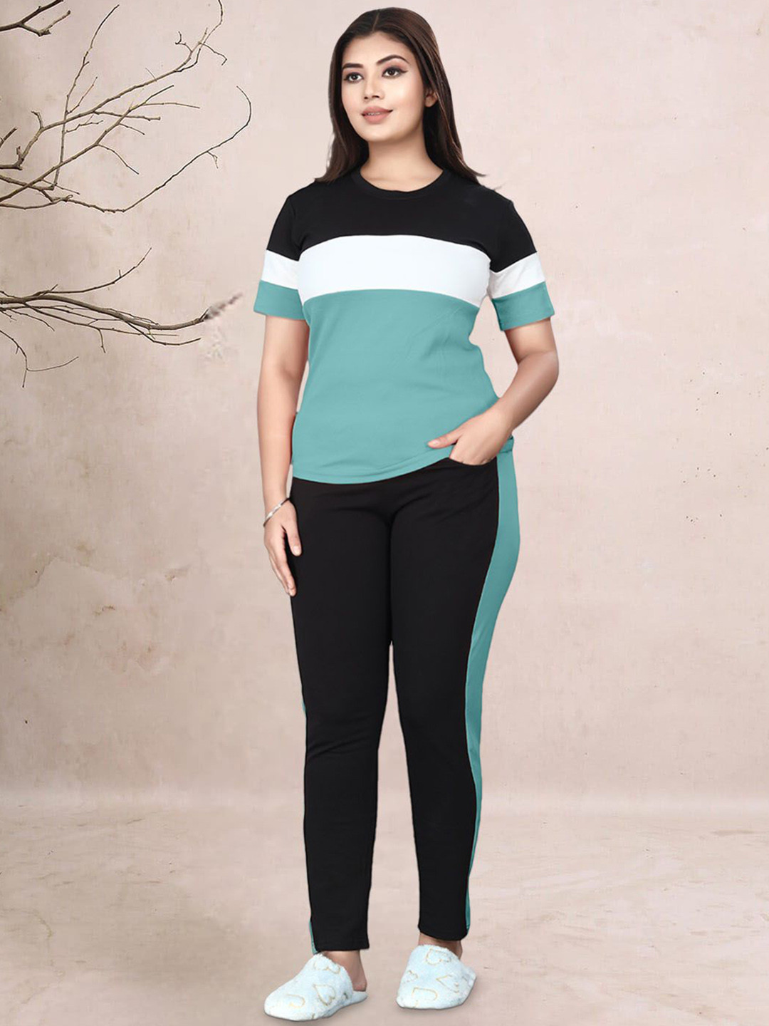 DTR FASHION Colourblocked Round Neck T-Shirt With Trousers Co-Ords