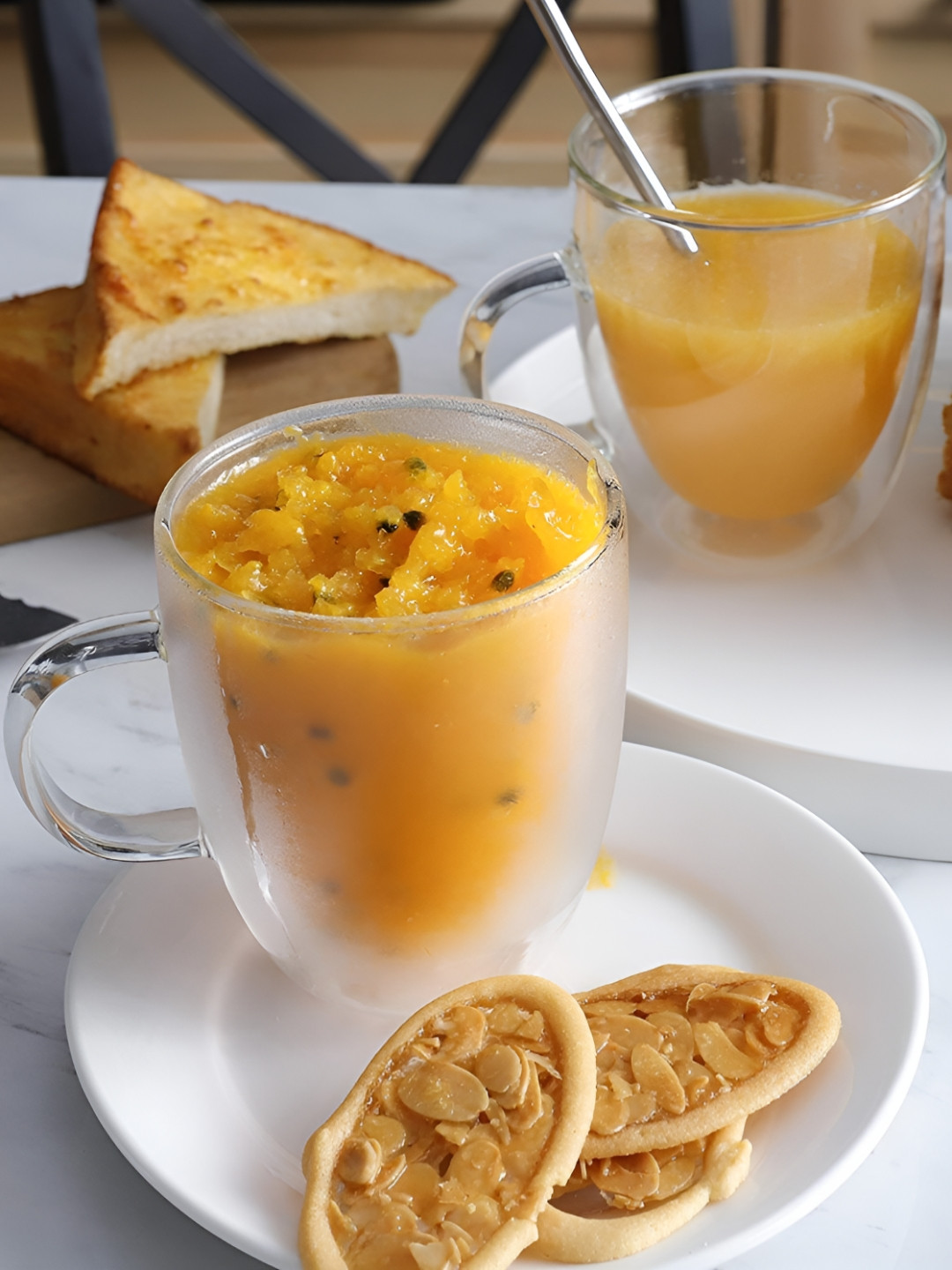 Baskety Glory of the Snow Transparent Glass Microwave Safe Mug-350ml