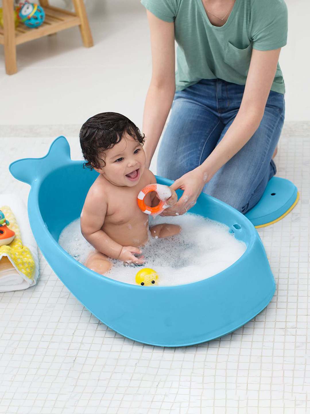 SKIP HOP Moby Smart Sling 3 Stage Bath Tub