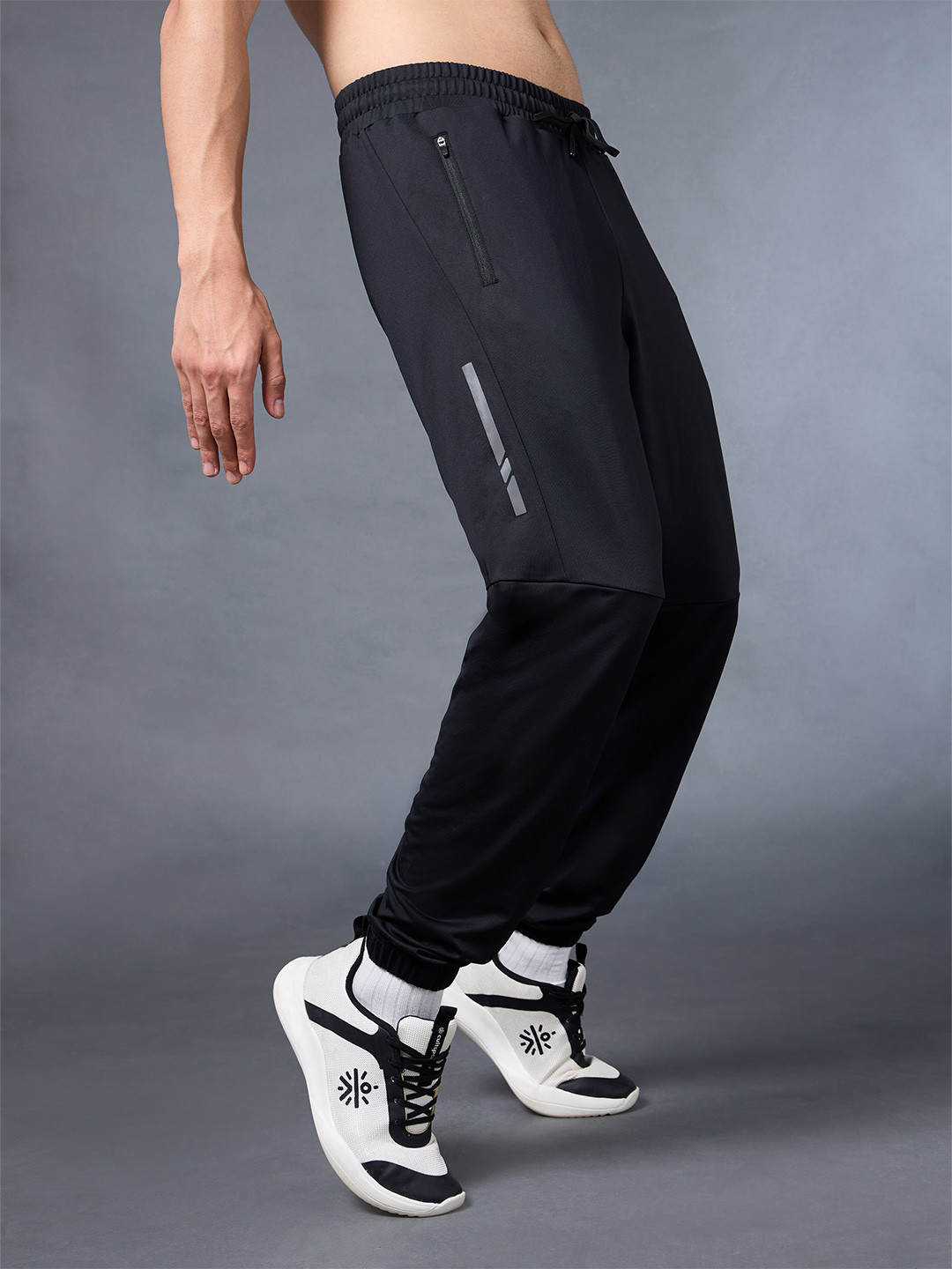 CULT Men Run Extra Mile Black Joggers