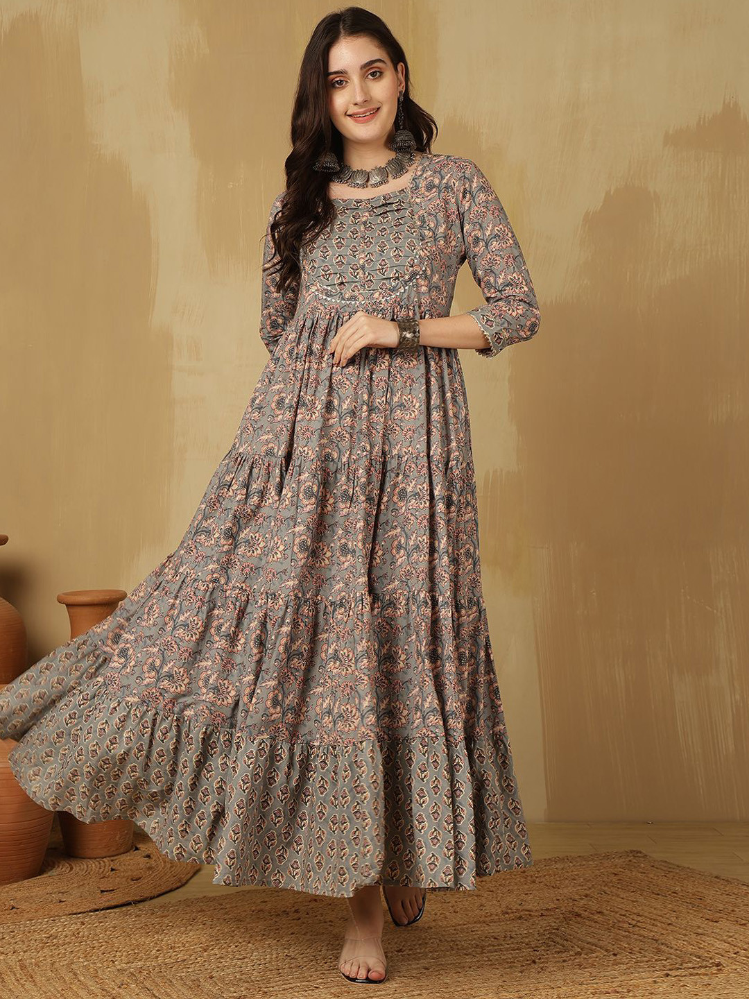GLAM ROOTS Floral Printed Gotta Patti Cotton Tiered Anarkali Kurta