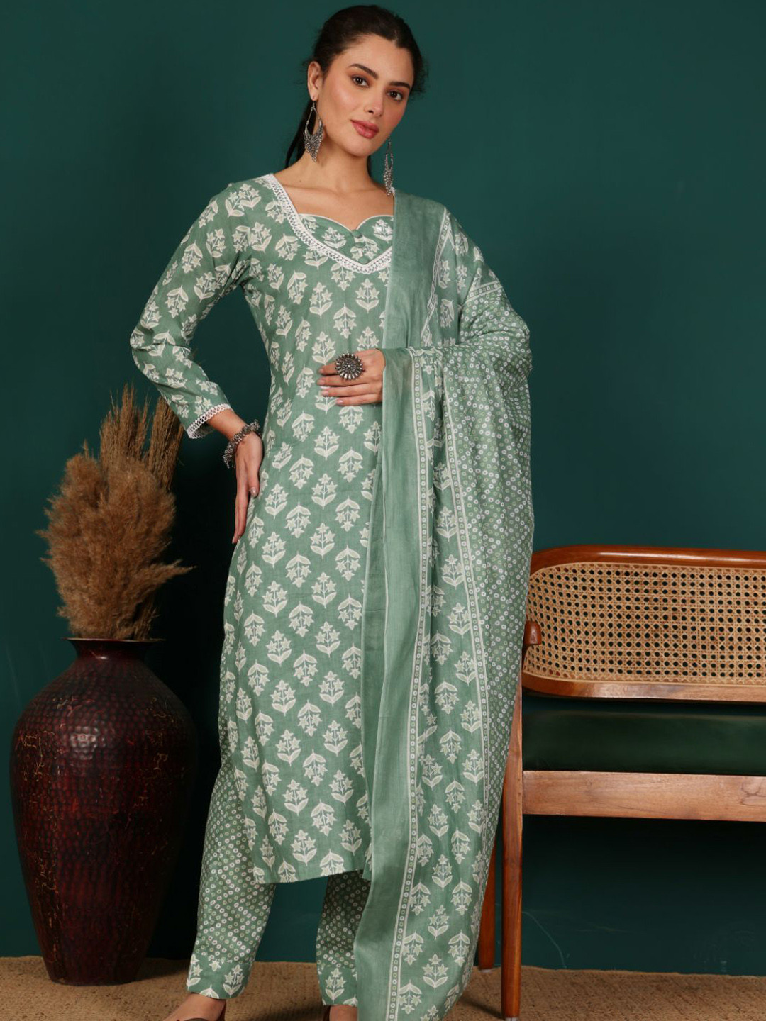 Lative Colours of Fashion Women Floral Yoke Design Regular Beads and Stones Pure Cotton Kurta with Trousers