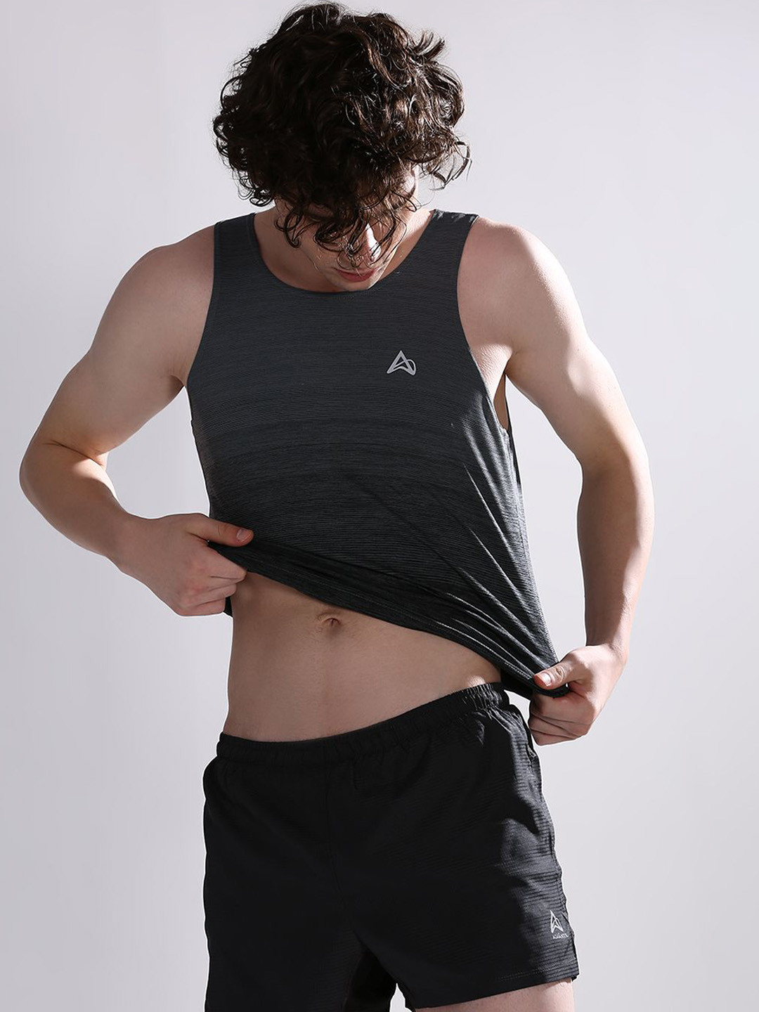AGUANTE Men's Gradient Colour Singlet